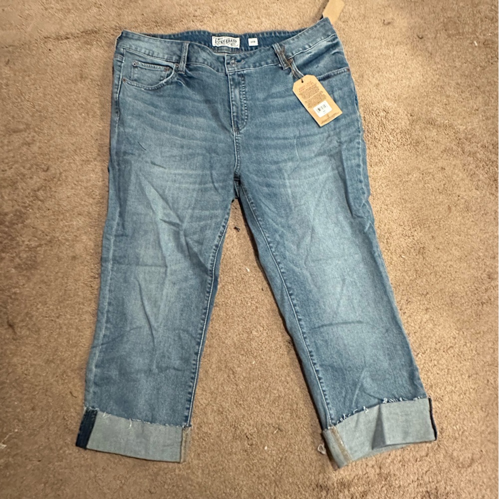 NWT Lucky Brand Cropped Jean